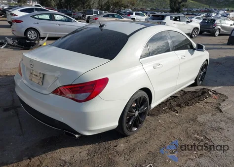 2014 Mercedes-Benz Cla 250 z USA, uszkodzony, nr VIN WDDSJ4EB6EN117203